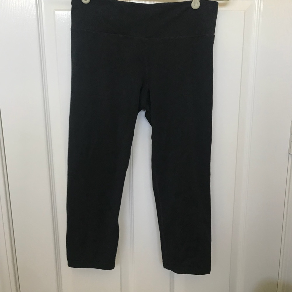 Under Armour Black Cropped leggings